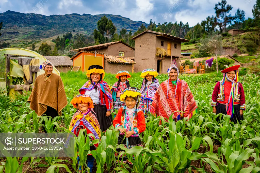 Quechua family of the president of the Amaru Community, Sacred Valley, Peru, South America