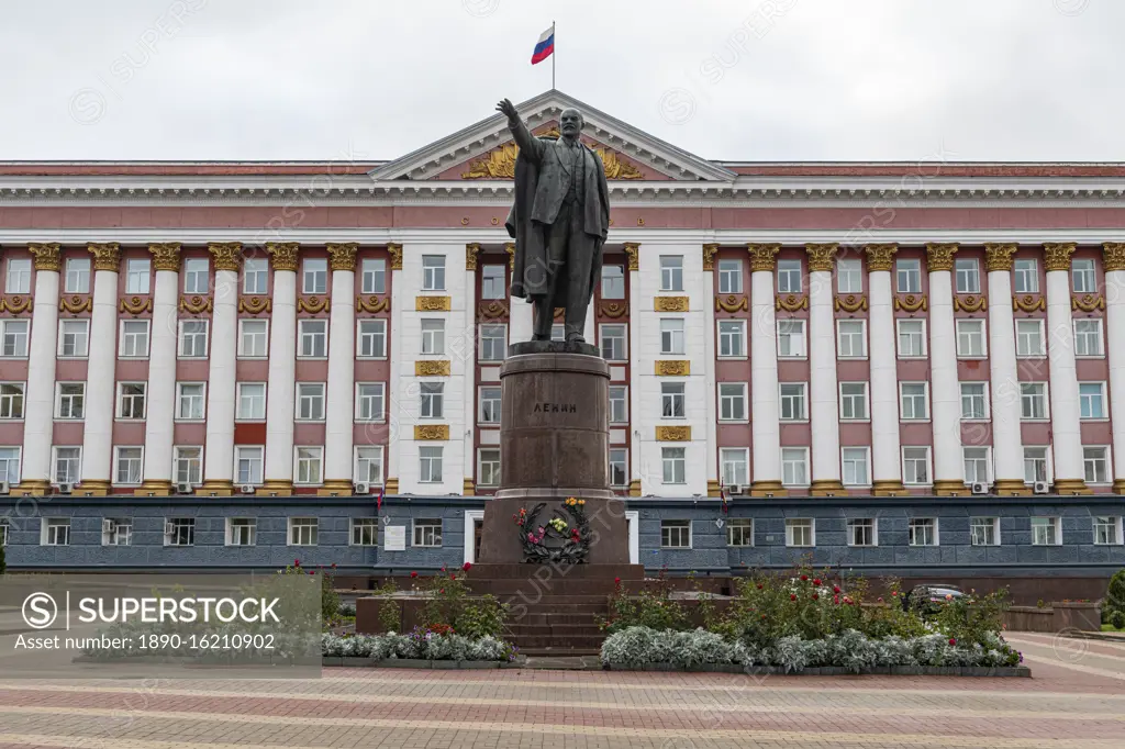 Lenin statue in Kursk, Kursk Oblast, Russia, Eurasia