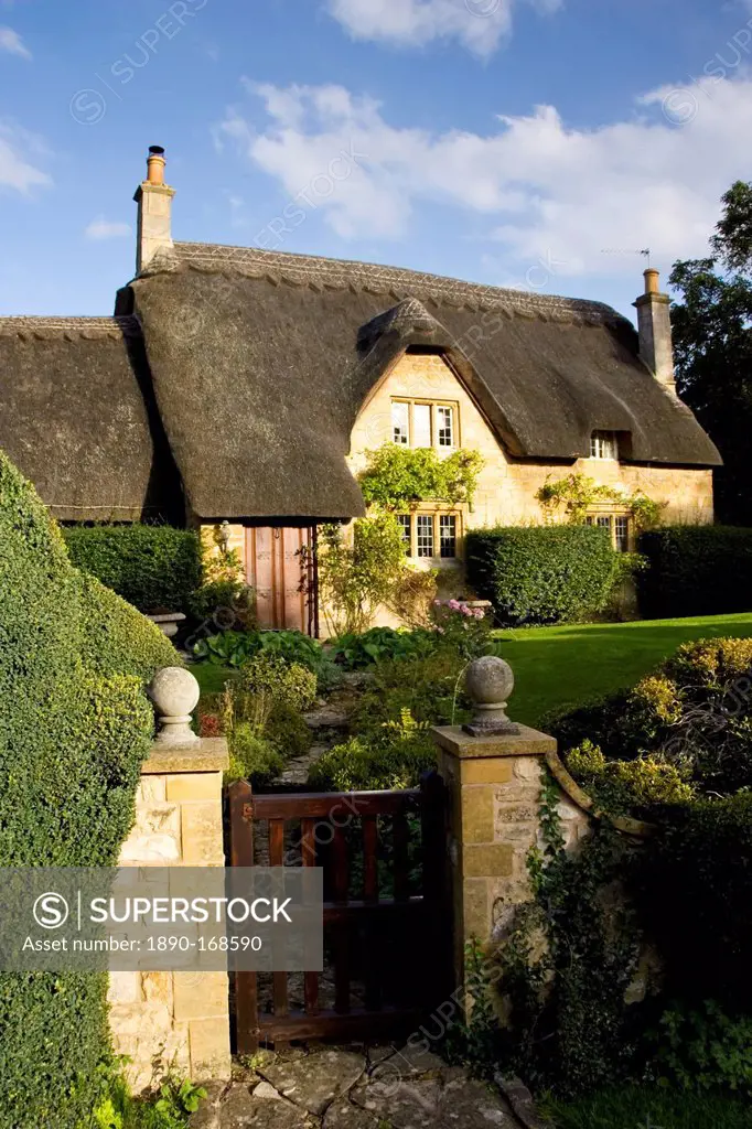 Thatched cottage in Chipping Campden, The Cotswolds, Gloucestershire, United Kingdom