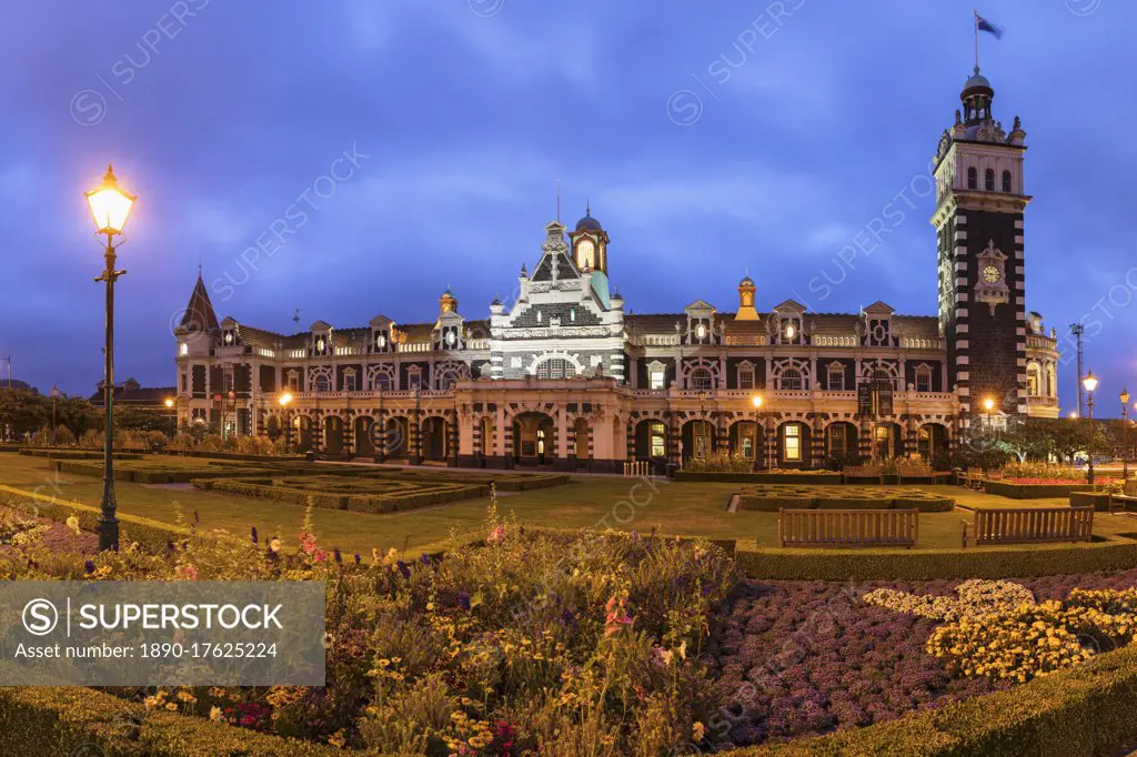 Dunedin station, Architect George Alexander Troup, Dunedin, Otago, South Island, New Zealand, Pacific