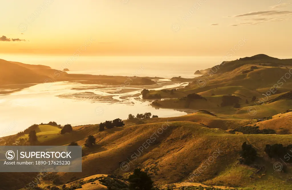 Hoopers Inlet at sunrise, Otago Peninsula, Dunedin, Otago, South Island, New Zealand, Pacific