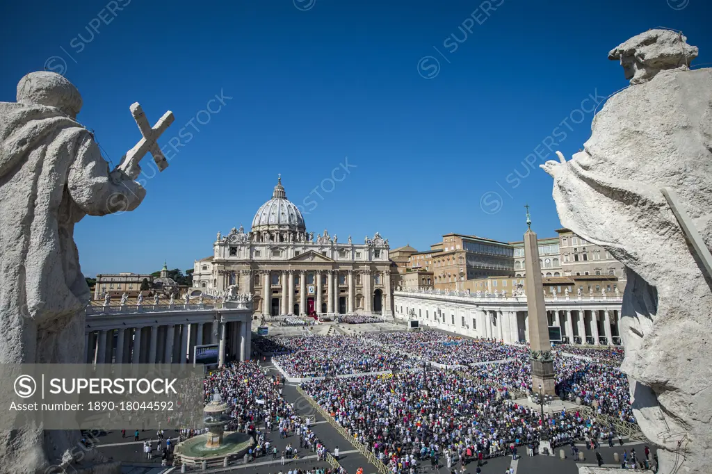 A general view of St. Peter's Square and St. Peter's Basilica during a Mass marking the Jubilee for Catechists, UNESCO World Heritage Site, Vatican, Rome, Lazio, Italy, Europe