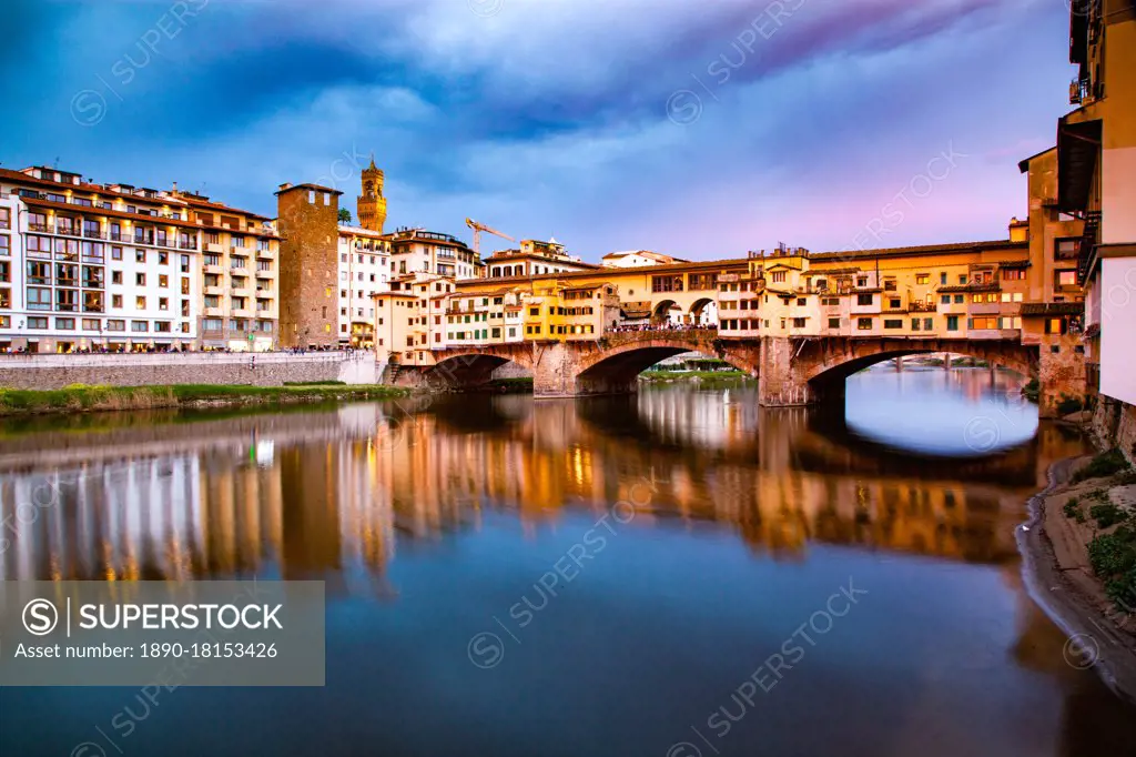 Ponte Vecchio over the Arno River, in Florence, UNESCO World Heritage Site, Tuscany, Italy, Europe