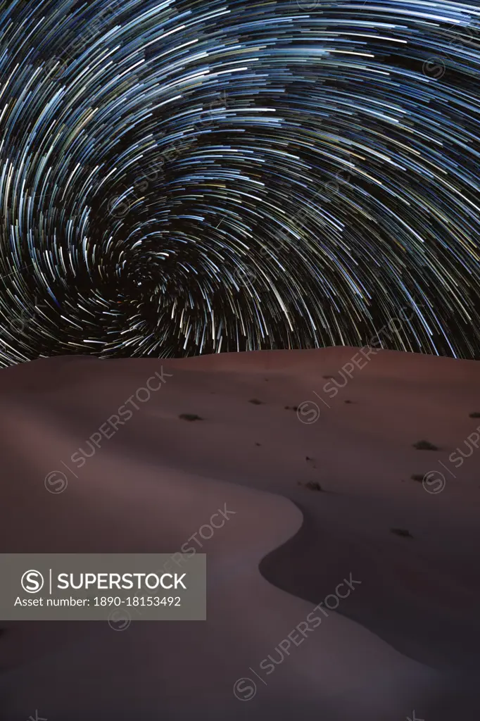 Vortex star trail in the Rub al Khali desert in Oman, Rub al Khali, Oman, Middle East