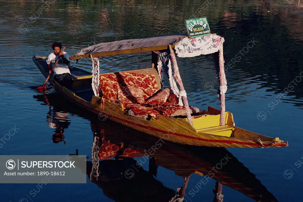 Deluxe shikara, Dal Lake, Kashmir, India, Asia