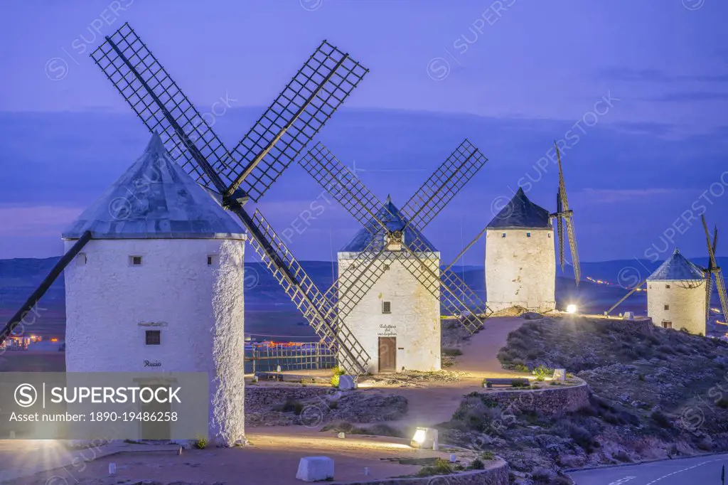 Windmills, Consuegra, Toledo, Castilla-La Mancha, Spain, Europe