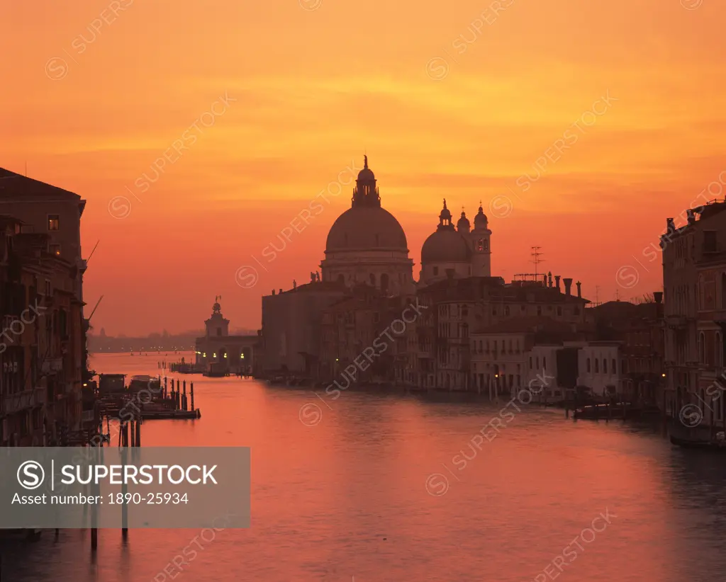 Grand Canal and Santa Maria della Salute, Venice, UNESCO World Heritage Site, Veneto, Italy, Europe