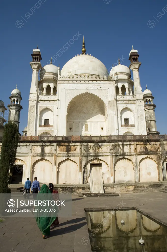 The Bibi ka Maqbara, built by Azam Shah in 1678 as a son´s tribute to his mother, Begum Rabia Durrani, the Queen of Mughal emperor Aurangzeb, Aurangab...