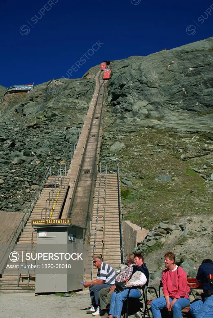 Waiting for the funicular railway, Pasterze Glacier, Grossglockner, Austria, Europe