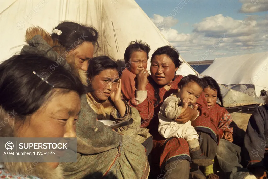 Group portrait of Inuit Indians, Northwest Territories, Canada, North America