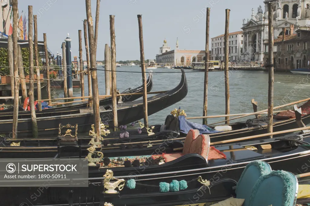 Gondola park, Grand Canal, Venice, UNESCO World Heritage Site, Veneto, Italy, Europe