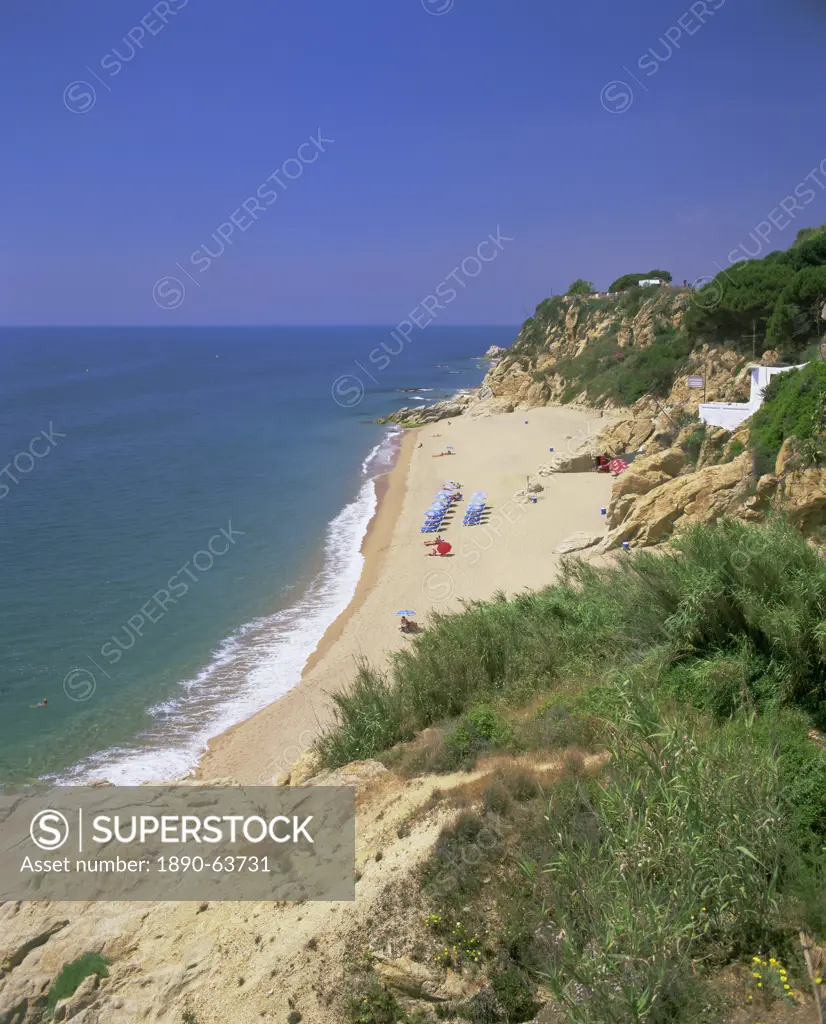 Typical Costa Brava beach near Calella, Costa Brava, Catalunya Catalonia Cataluna, Spain, Europe