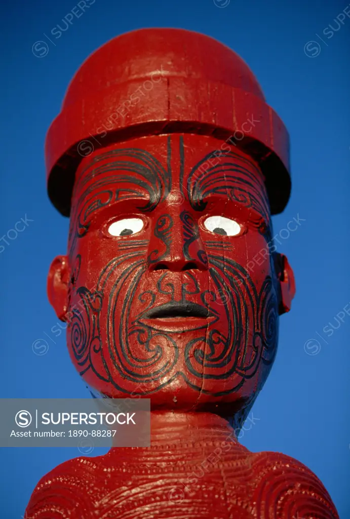 Traditional Maori ´Poupou´ figure, Whakarewarewa village, Rotorua, New Zealand