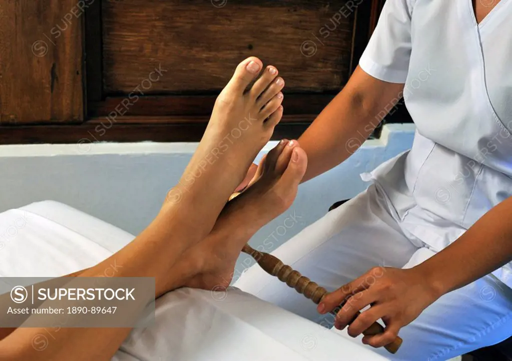 Dagdagay, authentic Filipino Tribal Foot Massage with bamboo sticks, Philippines, Southeast Asia, Asia