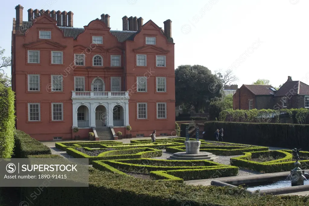 Kew Palace and Queen´s Garden, Royal Botanic Gardens Kew Gardens, UNESCO World Heritage Site, Kew, Surrey, England, United Kingdom, Europe