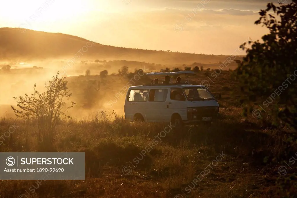 Tourists on safari in the Masai Mara National Reserve, Kenya, East Africa, Africa