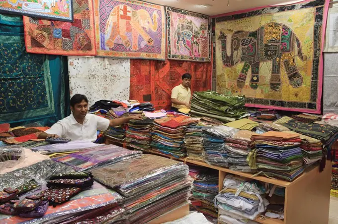 Shop in the Textile Souk, Bur Dubai, Dubai, United Arab Emirates, Middle East