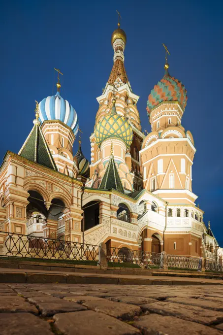 Exterior of St. Basil's Cathedral at night, Red Square, UNESCO World Heritage Site, Moscow, Moscow Oblast, Russia, Europe