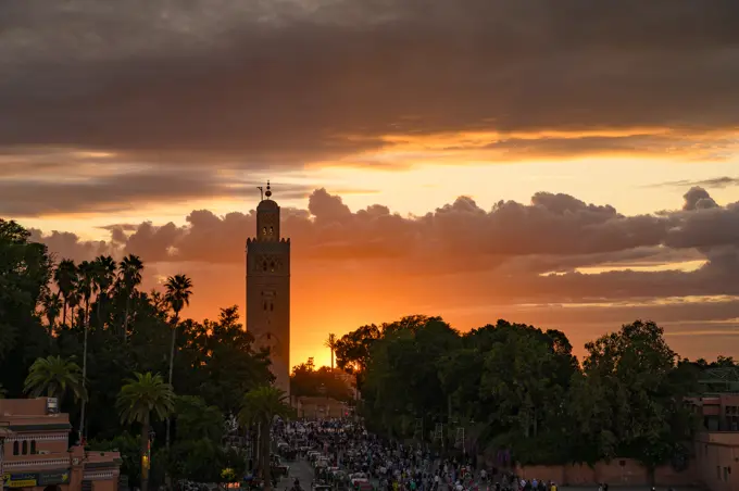 Sunset at Djemaa el Fna, Marrakech, Morocco, North Africa, Africa