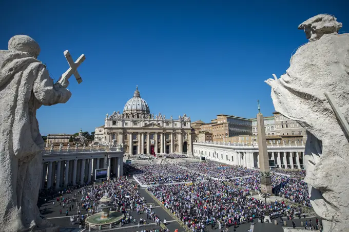 A general view of St. Peter's Square and St. Peter's Basilica during a Mass marking the Jubilee for Catechists, UNESCO World Heritage Site, Vatican, Rome, Lazio, Italy, Europe