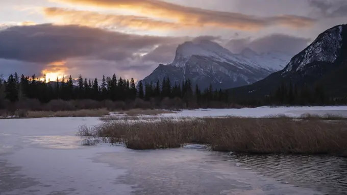 Mount Rundle sunrise with lake ice, Vermillion Lakes, Banff National Park, UNESCO World Heritage Site, Canadian Rockies, Alberta, Canada, North America