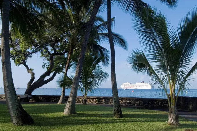 Beach with cruise ship off shore, Kailua_Kona, Island of Hawaii Big Island, Hawaii, United States of America, North America