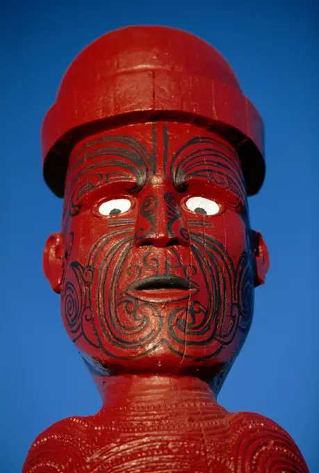 Traditional Maori ´Poupou´ figure, Whakarewarewa village, Rotorua, New Zealand