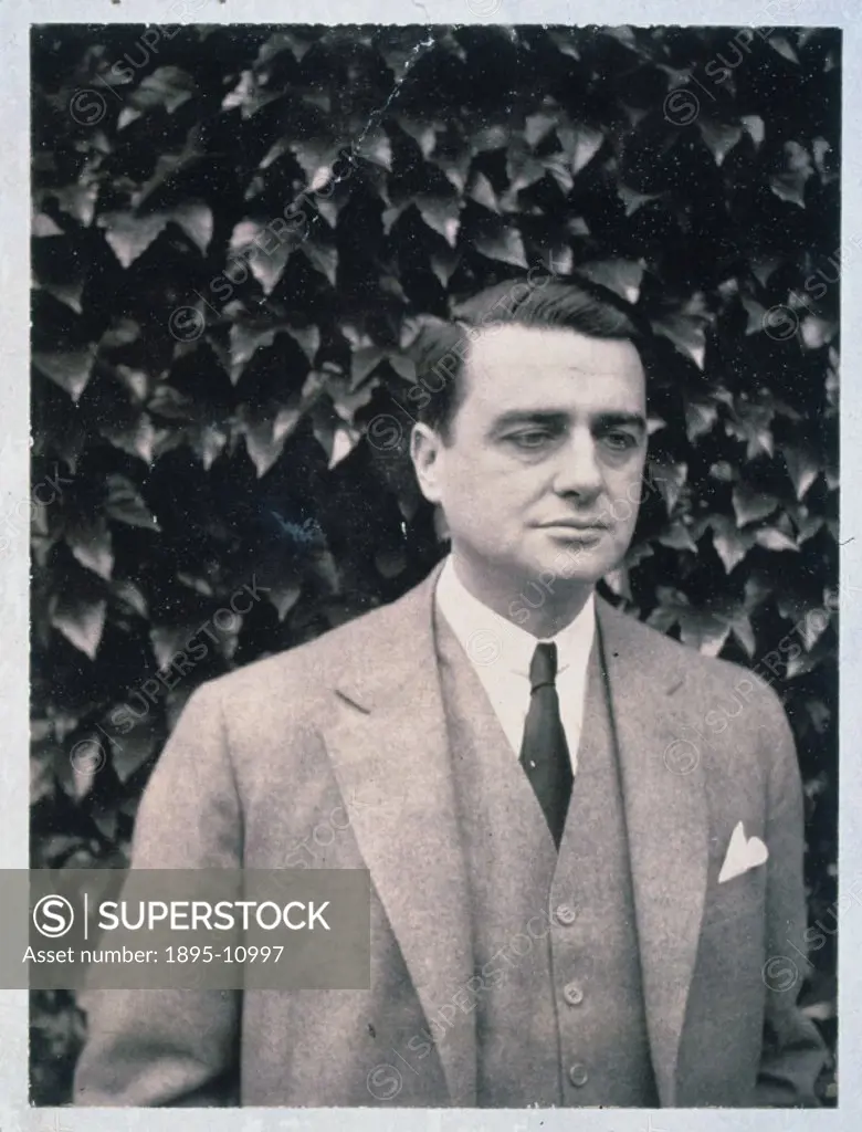 The invention of the one-step developing and printing process by physicist and inventor, Edwin Land (1909-1991), created a revolution in photography, ...