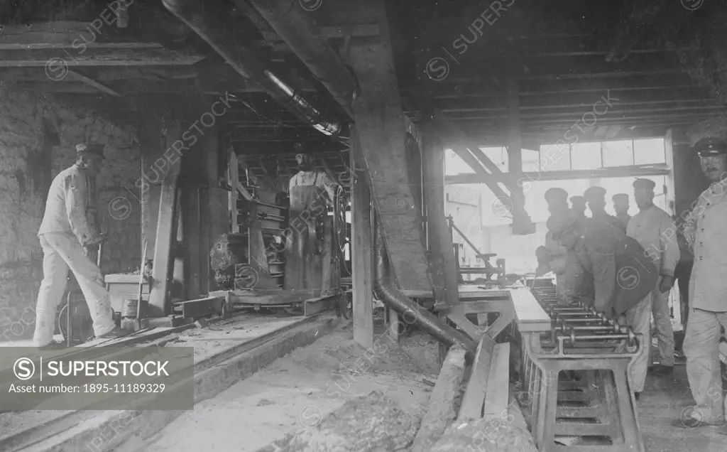 Austro-Hungarian soldiers working in a mine , 1914-1918