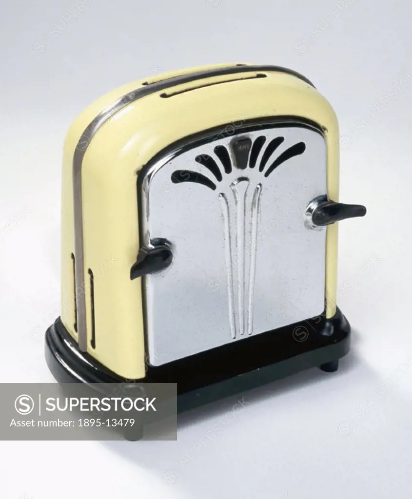 Made by the Gramophone Co Ltd, Hayes, Middlesex. From the 1940s the pop-up toaster took over as the standard design. The first pop-up toaster was desi...