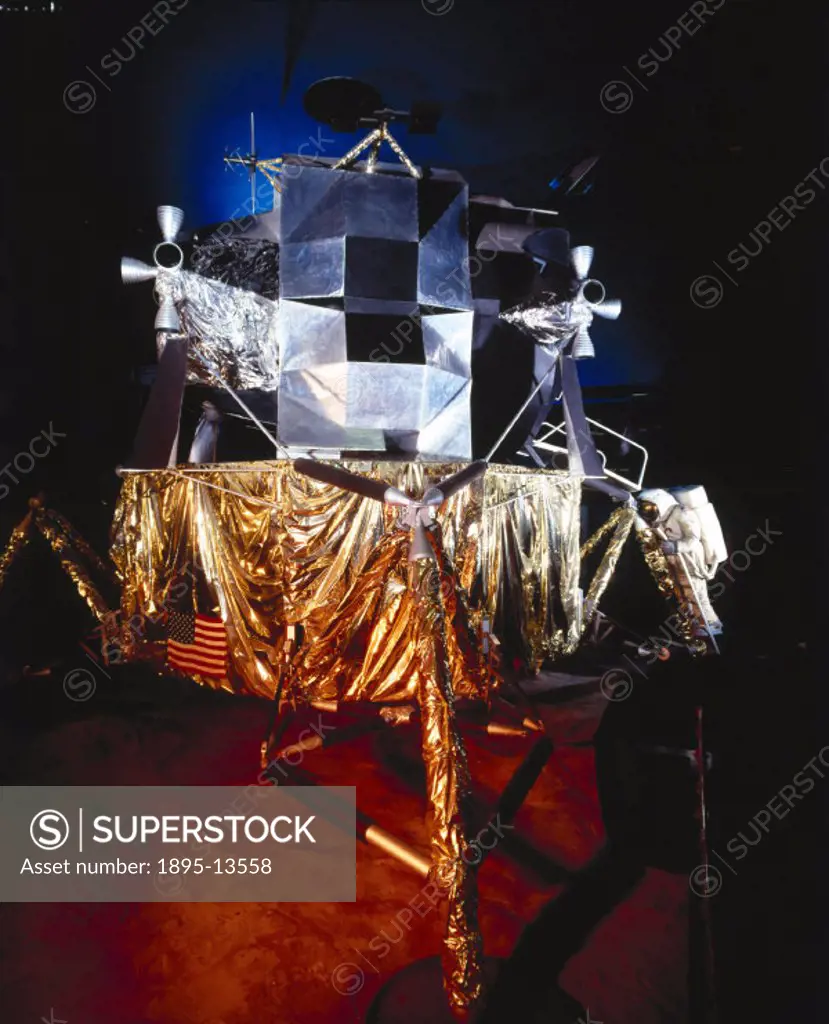 Apollo 11 lunar excursion module (LEM), ´Eagle´. Replica, shown in the Space Gallery of the Science Museum, London, c 1990. This is a reconstruction o...