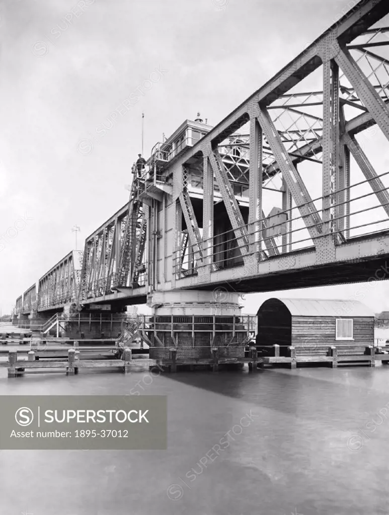 Breydon Viaduct, Great Yarmouth, Norfolk, on the Midland & Great Northern Joint Railway, September 1904.  This viaduct opened in 1903, across Breydon ...