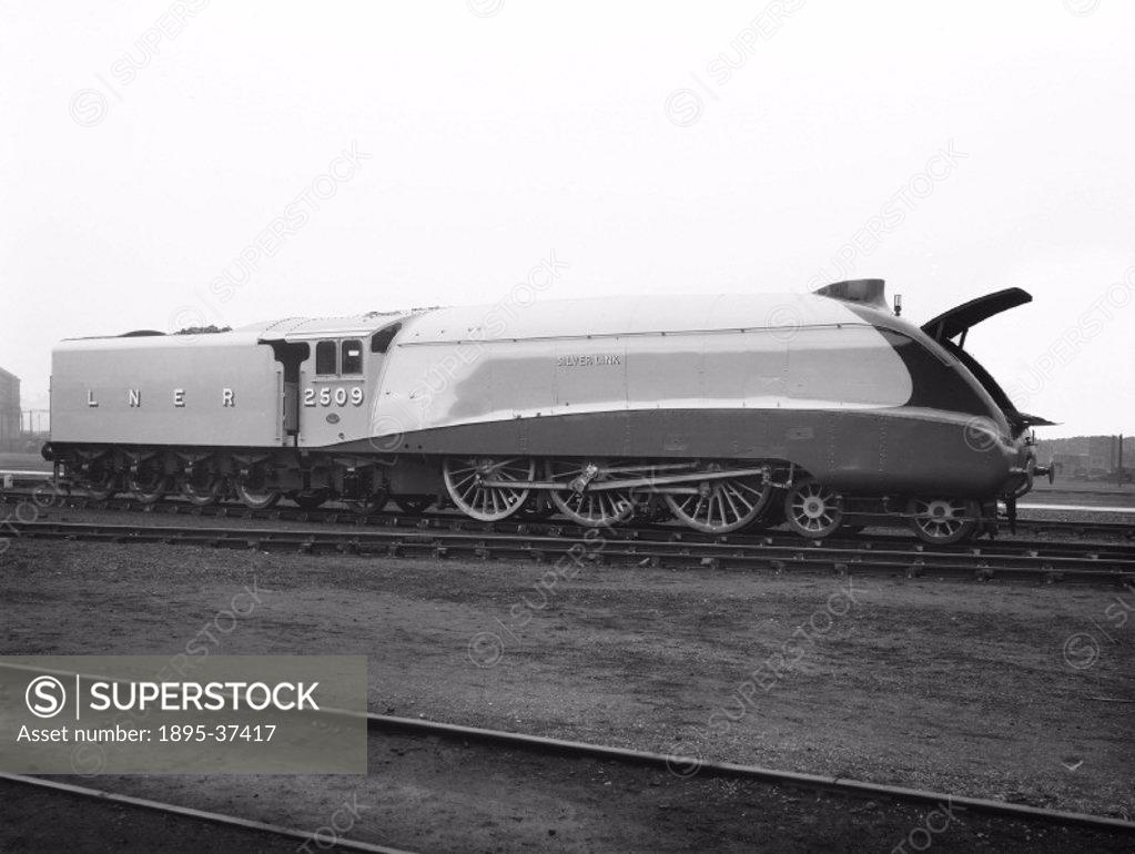 A4 class Pacific 4-6-2 locomotive number 2509 ´Silver link´ at 