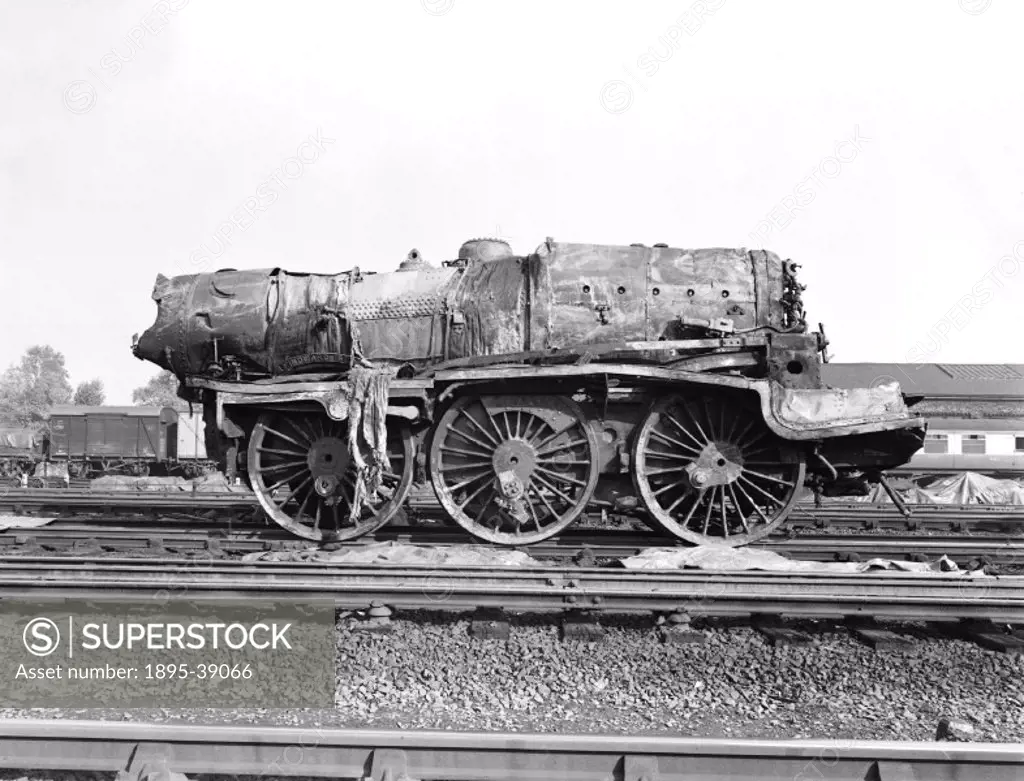 A damaged Jubilee Class 4-6-0 locomotive number 45637 ´Windward Islands´, 1952. This locomotive was involved in an accident, which occurred at Harrow ...