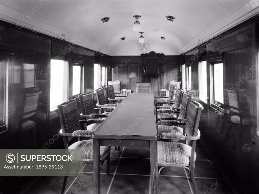 Dining room in the Prime Minister´s train, about 1945.   The Prime Minister, at this time Winston Churchill or Clement Atlee, had his own train for tr...