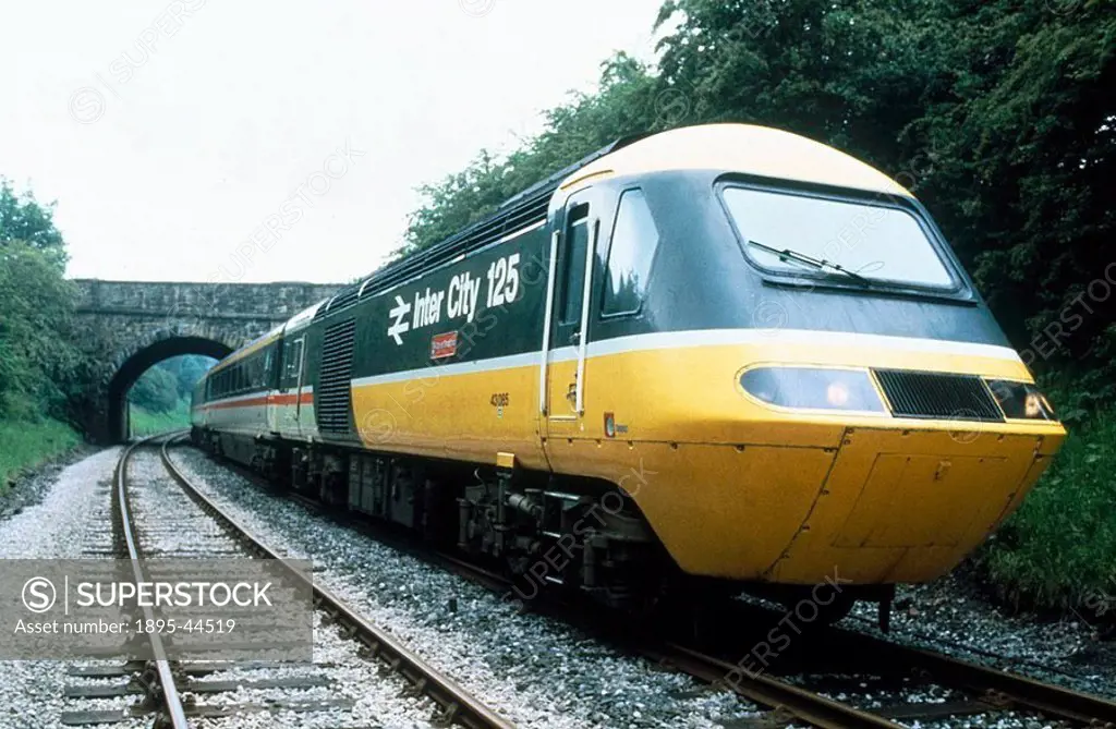 HST high-speed train 125 in 1985 livery passing under a bridge