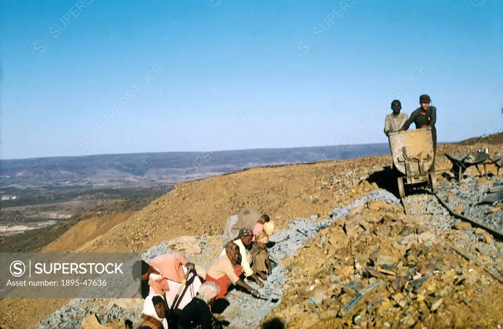 Kliphuis asbestos mine, South Africa, 1955-1960 Photograph from the collection of pathologist Dr J C Wagner showing a group of women at the Kliphuis m...