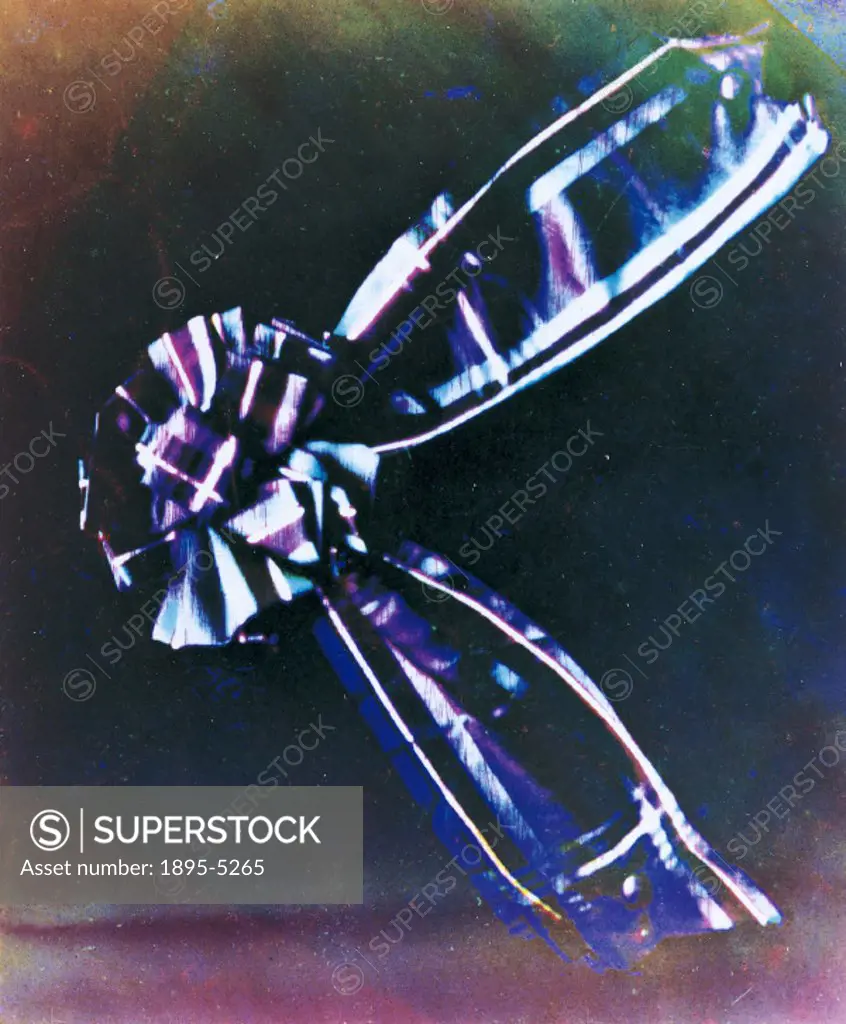 Composite image by James Clerk Maxwell (1831-1879). Maxwell´s photographer took three photographs of a tartan ribbon, each with a different coloured f...