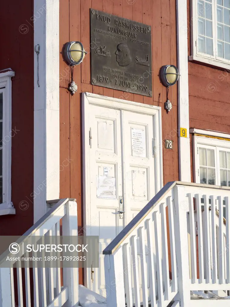 Knud Rasmmusen Museum located in the former vicarage. Winter in Ilulissat on the shore of Disko Bay. America. North America. Greenland. Denmark. (Photo by: Martin Zwick/REDA&CO/UIG)