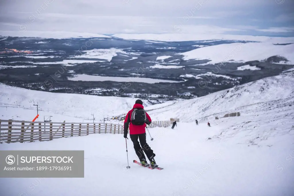 Skiing at Cairngorm Mountain, Aviemore, Cairngorms National Park, Scotland, United Kingdom, Europe