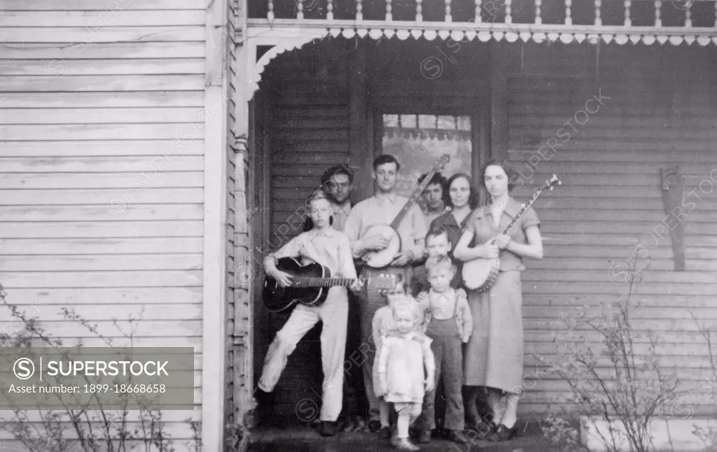 Pete Steele and family, Hamilton, Ohio circa 1938.