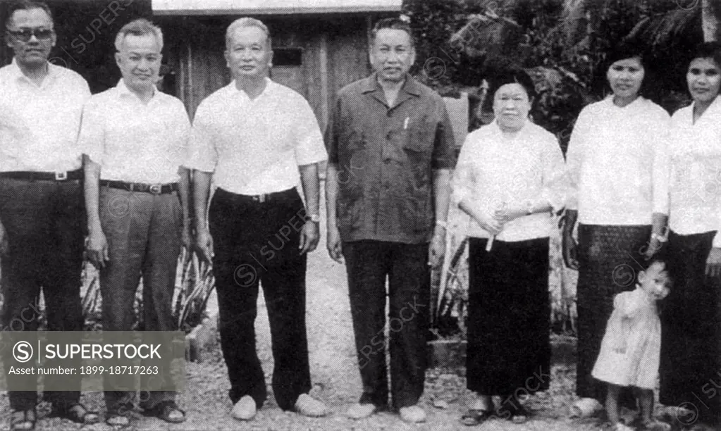 Khmer Rouge leadership at Anlong Veng c. 1996 (in opposition). Left to Right: Son Sen, Khieu Samphan, Nuon Chea, Pol Pot, Yun Yat (wife of Son Sen). 