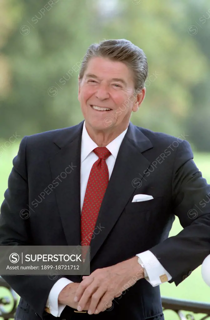  President Reagan poses 1984.