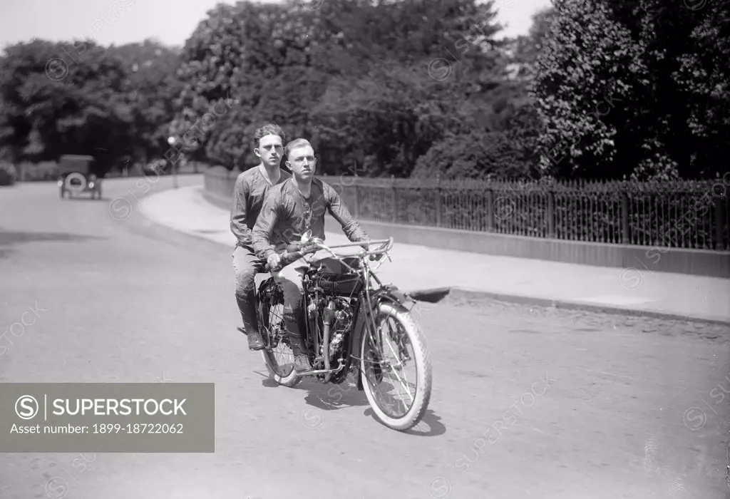 Transcontinental Motorcyclists Balcer & O'Brien circa 1915 (riding their motorcycle). 