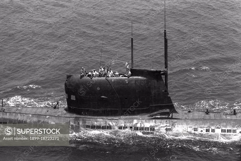 1976 - A port view of the bow sonar dome of a Soviet Foxtrot class submarine while the ship is underway. 