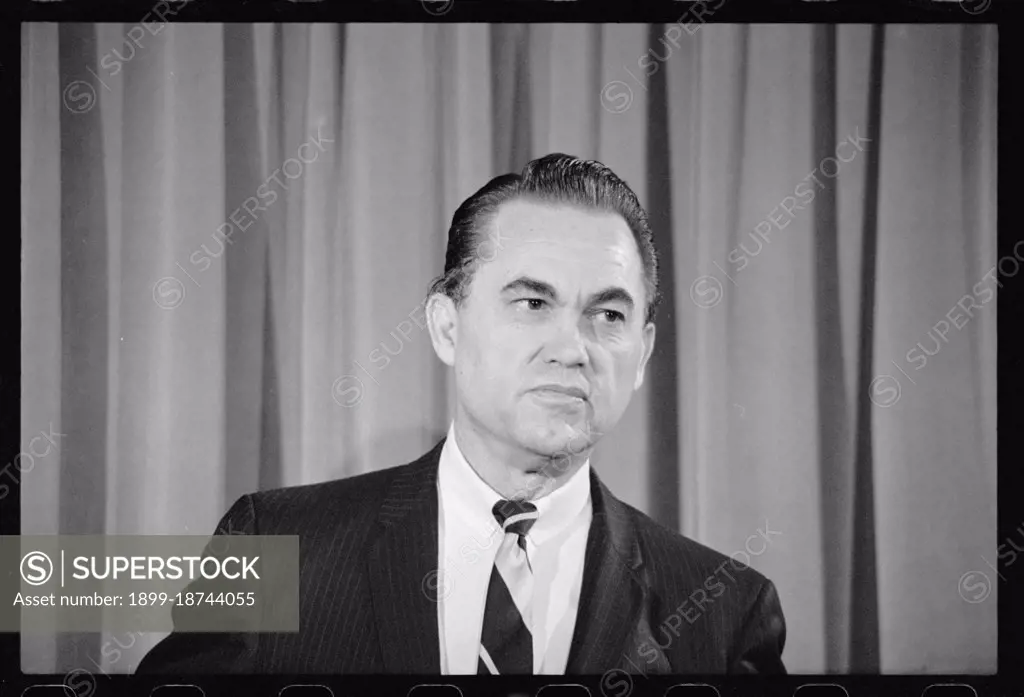 2/8/68 - Ex-Governor Wallace of Alabama news conference - stating he is a presidential candidate on the 3rd party ticket, photo by Marion S. Trikosko