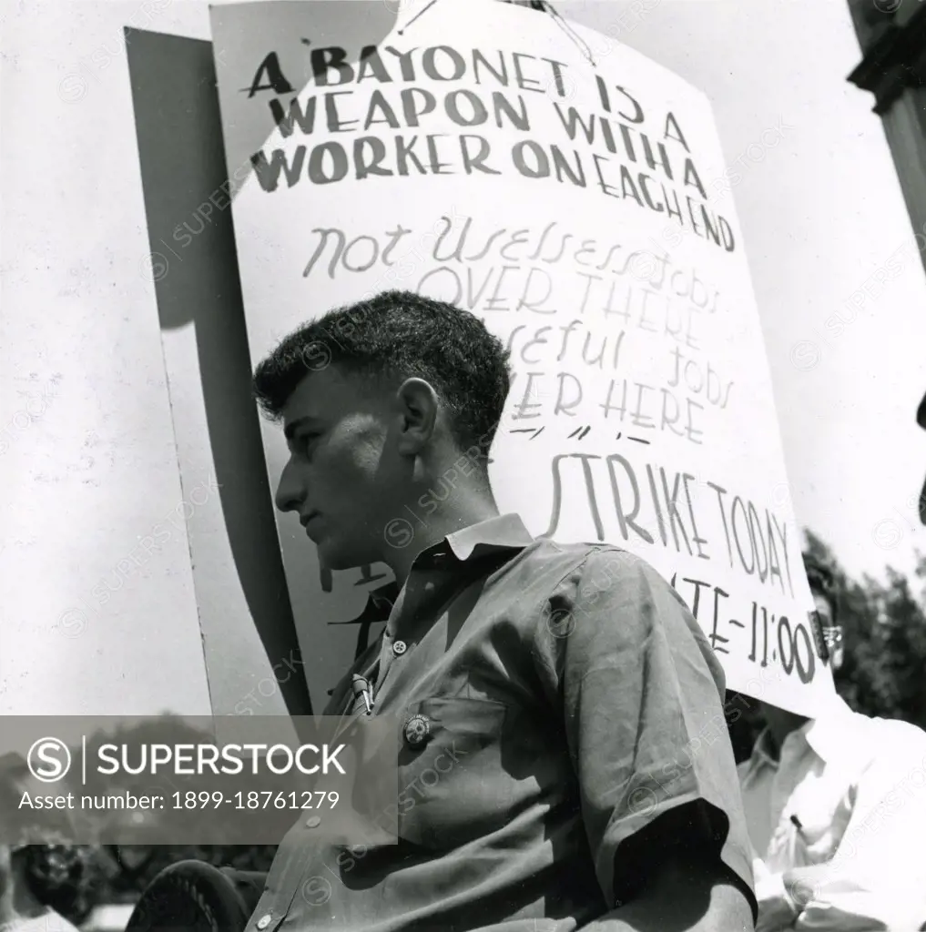 University of California, Berkeley, April 19, 1940 - About 10% of the student body gathered at the University of California to hear students and speakers sponsored by the 'Yanks Are Not Coming' committee.