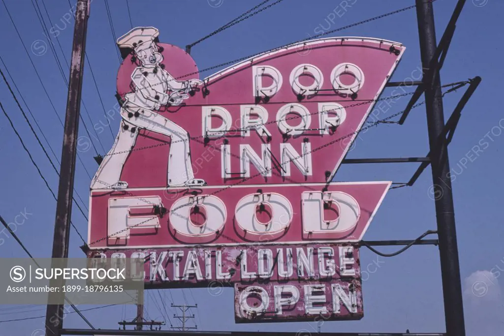 1980s America -  Doo Drop Inn sign, Muskegon, Michigan 1980. 