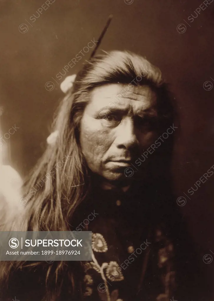 Edward S. Curtis Native American Indians - Nespilim man ca. 1904. 