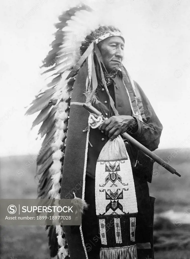 Edward S. Curtis Native American Indians - Stinking Bear, Dakota Indian ca. 1905. 